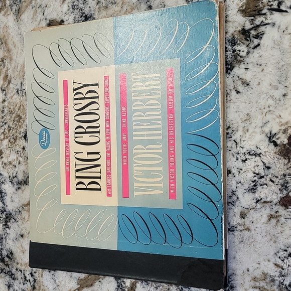 2/$10 Vintage Bing Crosby 3 record set - Picture 1 of 10